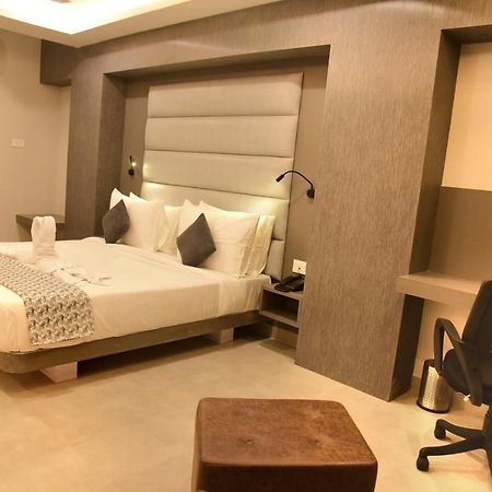 Hotel Rishiraj, Nagaon Nagaon  ภายนอก รูปภาพ