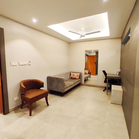 Hotel Rishiraj, Nagaon Nagaon  ภายนอก รูปภาพ
