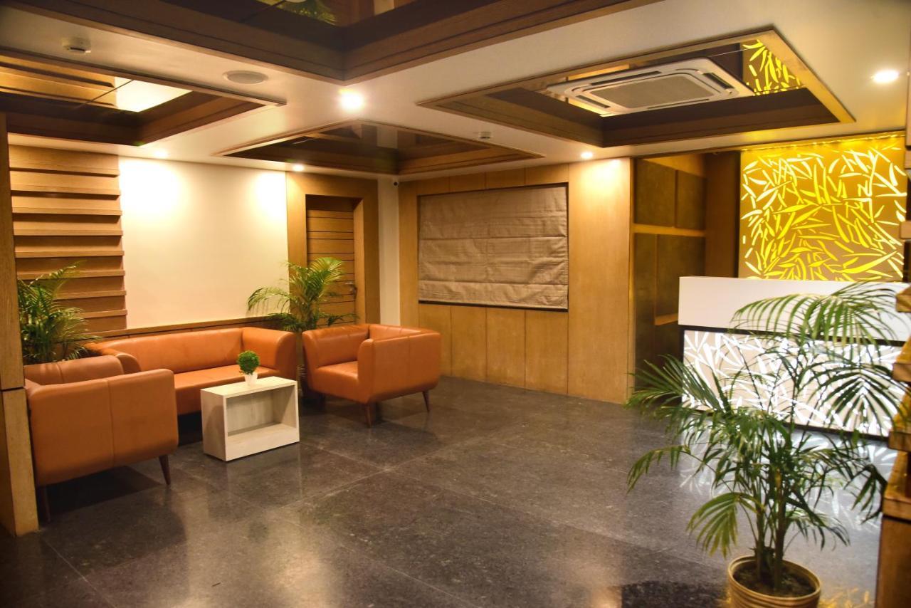 Hotel Rishiraj, Nagaon Nagaon  ภายนอก รูปภาพ