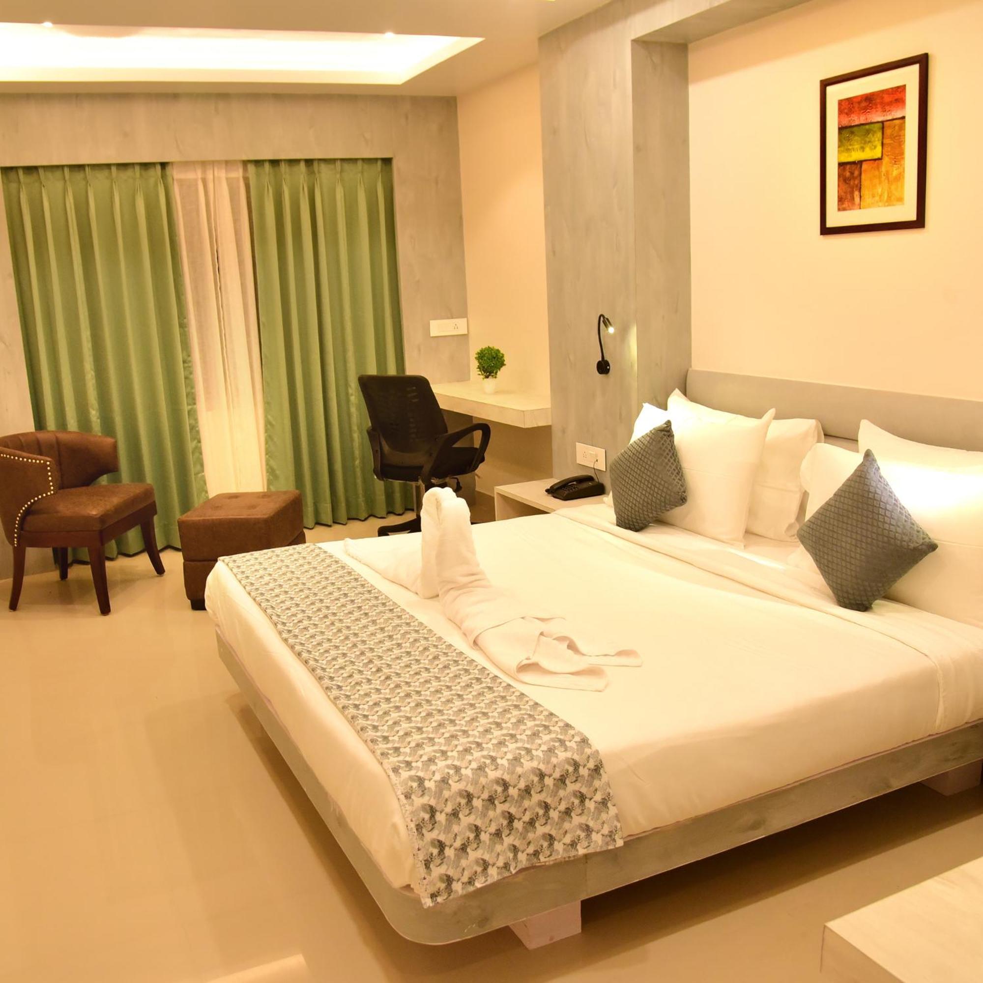 Hotel Rishiraj, Nagaon Nagaon  ภายนอก รูปภาพ