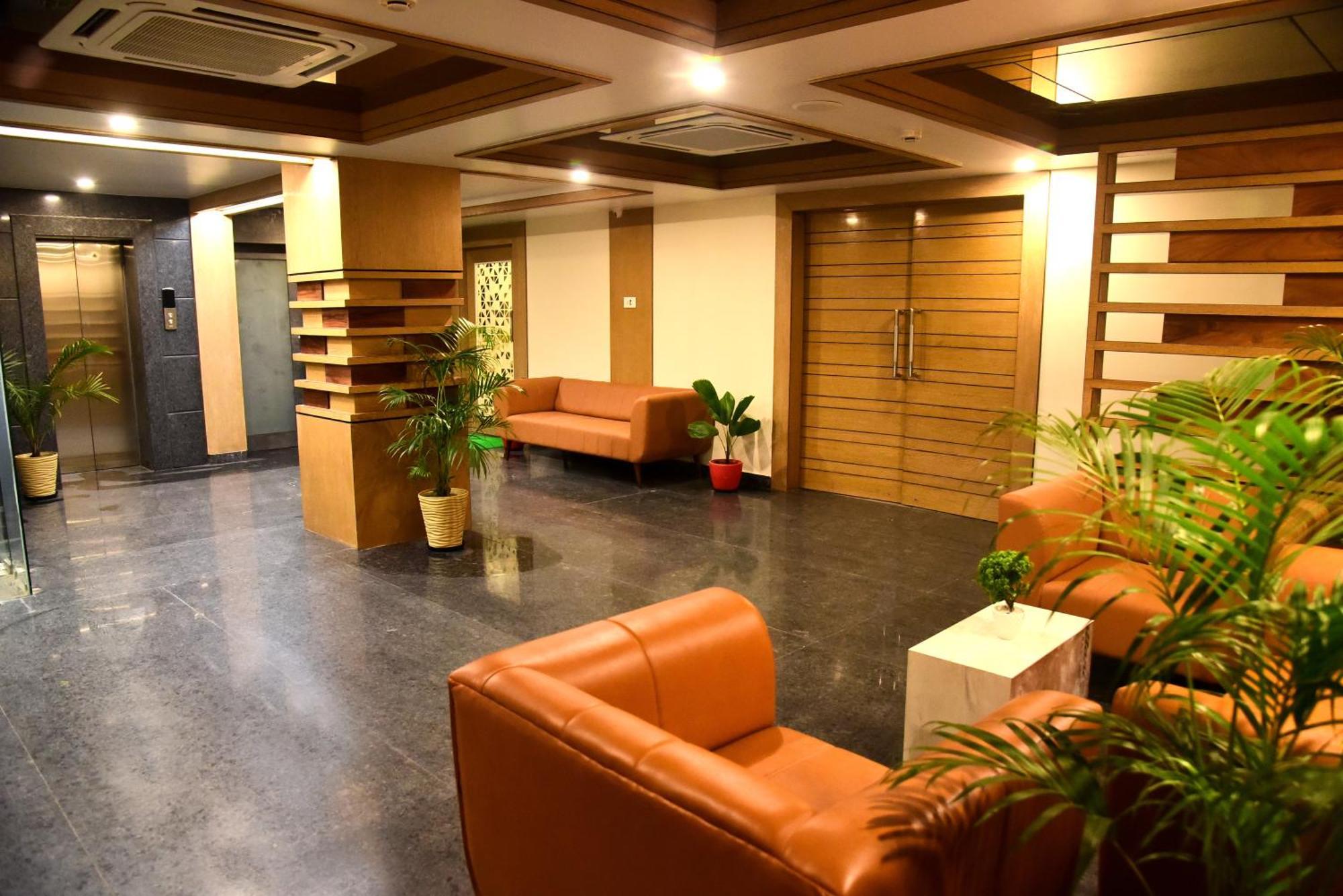 Hotel Rishiraj, Nagaon Nagaon  ภายนอก รูปภาพ