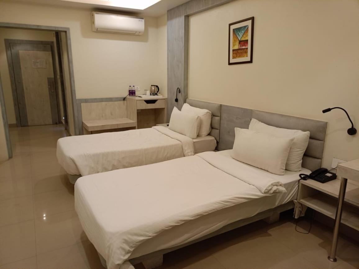 Hotel Rishiraj, Nagaon Nagaon  ภายนอก รูปภาพ