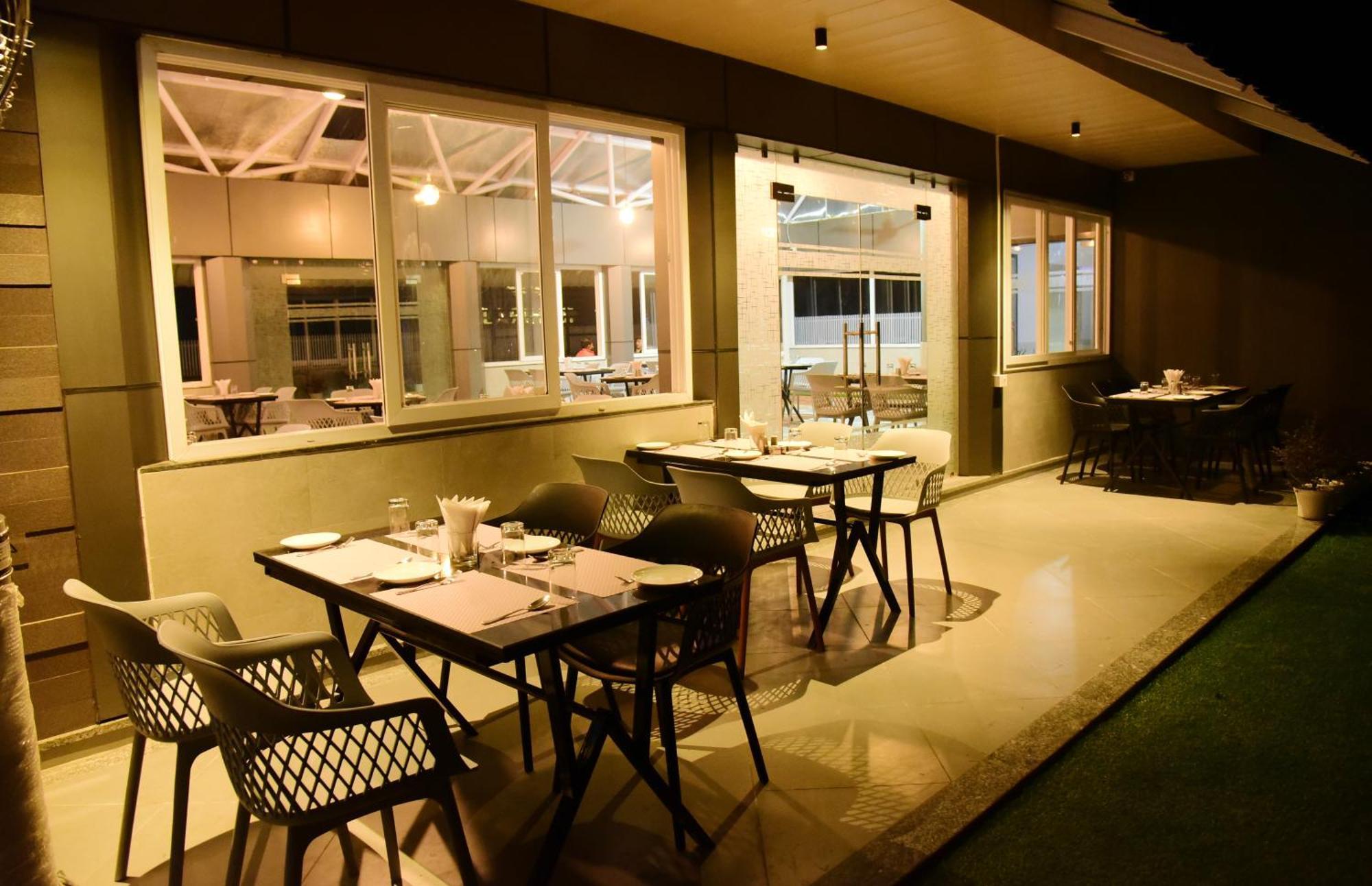 Hotel Rishiraj, Nagaon Nagaon  ภายนอก รูปภาพ