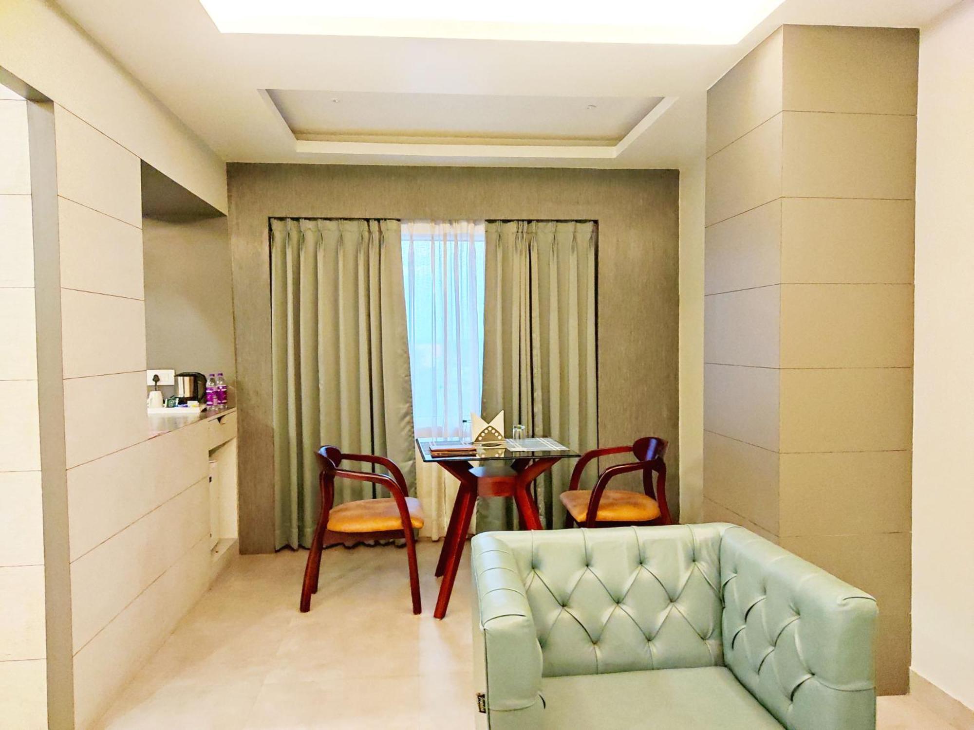 Hotel Rishiraj, Nagaon Nagaon  ภายนอก รูปภาพ